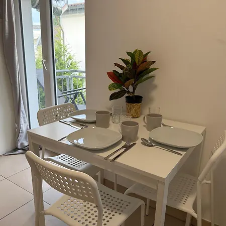 شقة Gemuetliche Monteurwohnung In Mit Kueche Und Balkon *