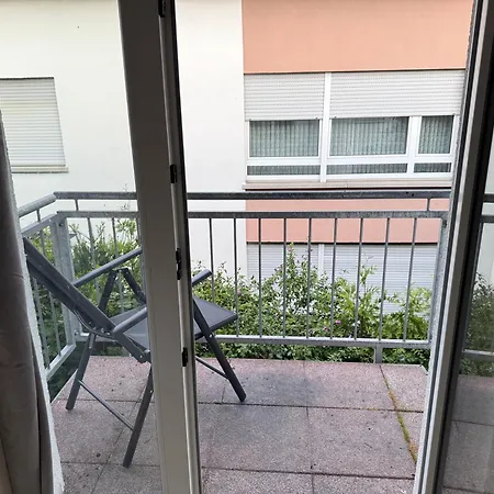 Gemuetliche Monteurwohnung In Mit Kueche Und Balkon شقة *