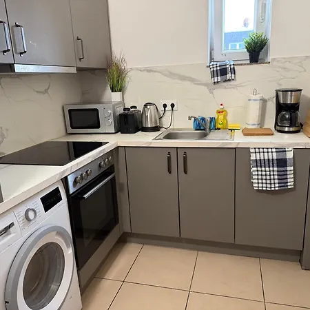 Gemuetliche Monteurwohnung In Mit Kueche Und Balkon